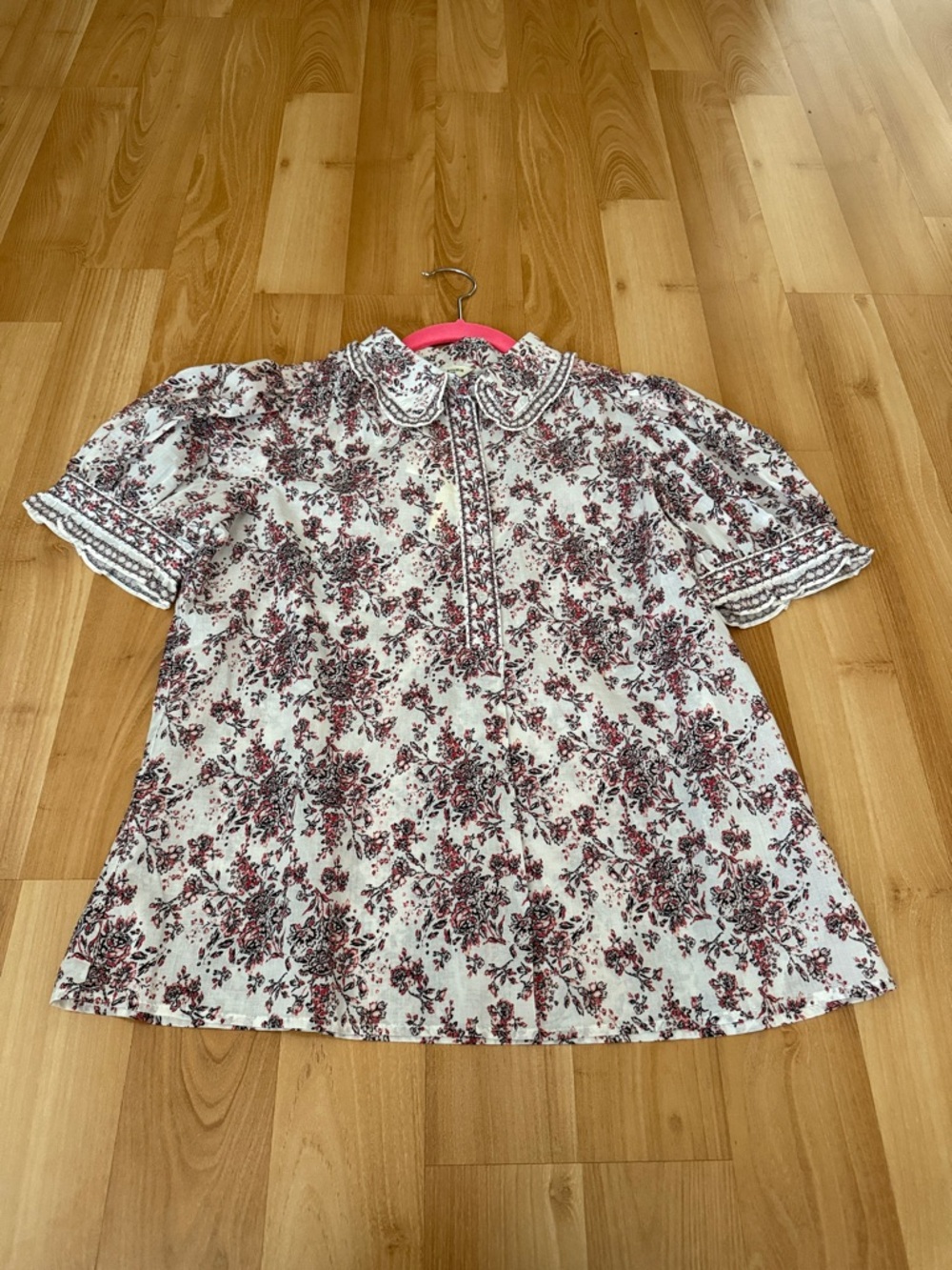 Max Studio White Short-Sleeve Button Down Shirt with Burgundy Floral Print